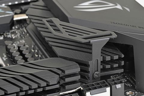 新CoreとともにやってきたZ490マザー！ASUS“ROG”の新定番「ROG STRIX