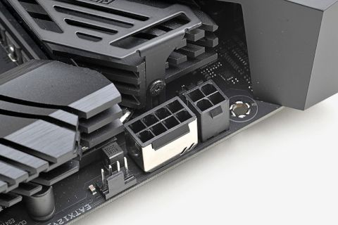 新CoreとともにやってきたZ490マザー！ASUS“ROG”の新定番「ROG STRIX