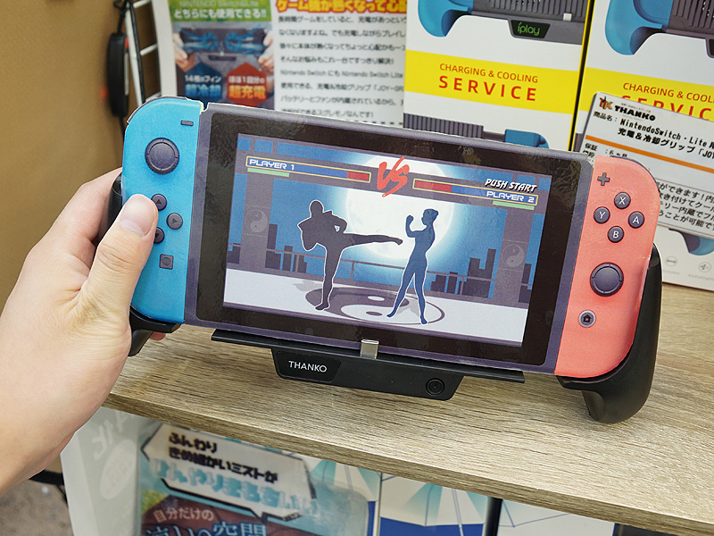 装着イメージ。写真のNintendo Switchはパネル製の本体イメージ
