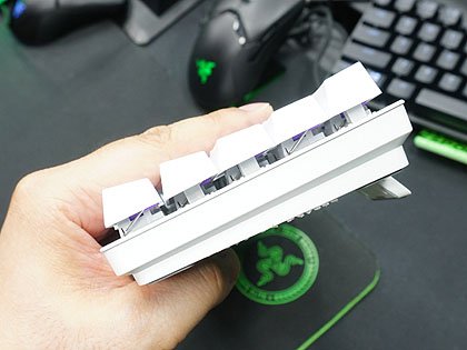 Razer初の60％キーボード「Huntsman Mini」が発売、カラーは2色
