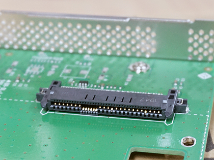 2 5インチu 2 Ssdを増設できるpcie X4接続カード Akiba Pc Hotline