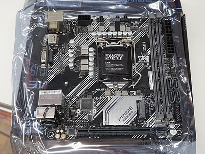 マザーボード PCIスロット付き M.2/NVMe PCIe RAIDも構築可能、PCI Express 3.0 x16スロットを4