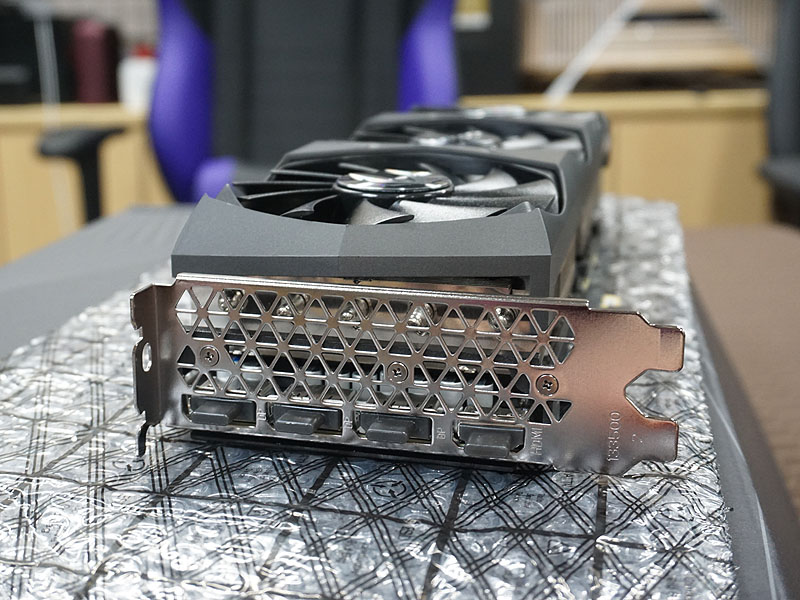 写真はZOTAC GAMING GeForce RTX 3090 Trinity
