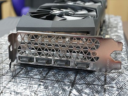 8Kゲーミングを実現する「GeForce RTX 3090」がデビュー、実売20万円