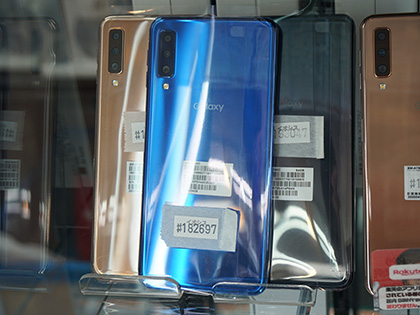 Galaxy A7」の未使用品が税込14,800円でセール、カラーは3色