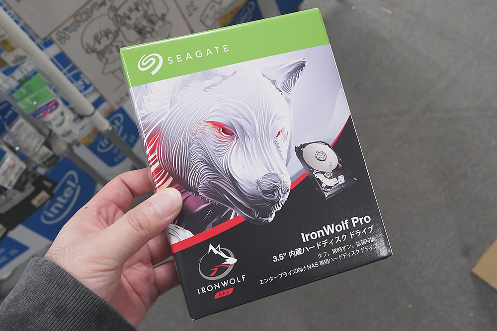 IronWolf Proの18TBモデルST18000NE000