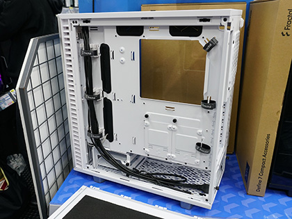 PCケース(自作PC用) define 7 compact solid white Fractal Design「Define 7 Compact」に待望のホワイトモデルを
