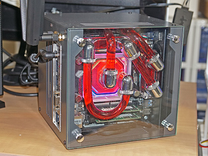 Ryzen向け小型PCキット「DeskMini X300」を水冷化、オリオスペックで