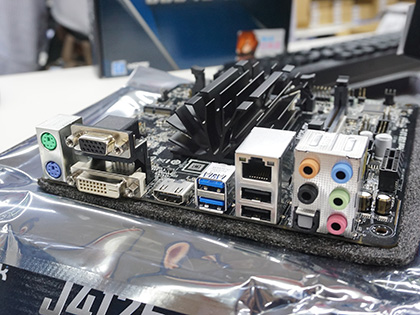 Pentium Silver J5040搭載のファンレスMini-ITXマザー「J5040-ITX」が