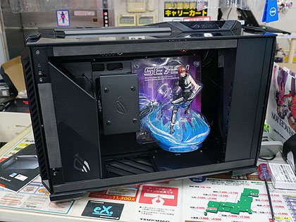 ROG ITX 自作PCケースセット（CPU・GPU・メモリ・ストレージなし） ASUSのタワー型Mini-ITXケース「ROG Z11」が発売、何故か女性