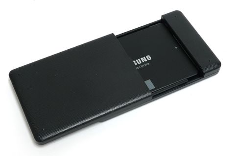 HDD搭載の富士通 LIFEBOOK A574/Kを1TB SSDに換装、大容量化/高速化で 