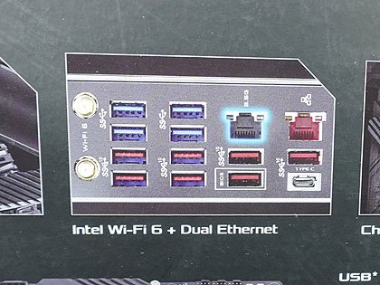 ASUSのRyzen向けOCマザー「ROG Crosshair VIII Dark Hero」が発売