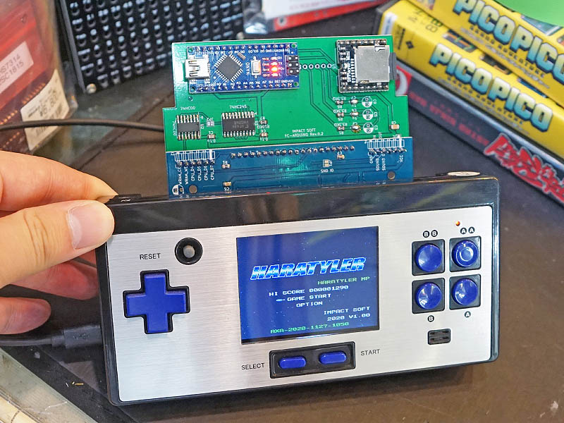 店頭デモ機の様子(同左)