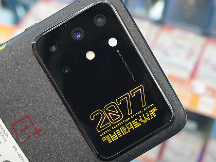 【希少】サイバーパンク2077 限定スマホ 新品 OnePlus8T サイバーパンク2077とコラボしたスマホ「OnePlus 8T」の限定
