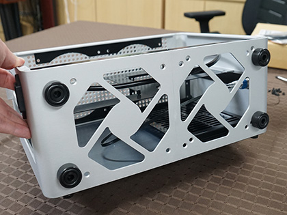 【希少】abee アルミケース mini-itx アルミ板1枚を曲げて形成したGEEEK初のMini-ITXアルミケース「G1