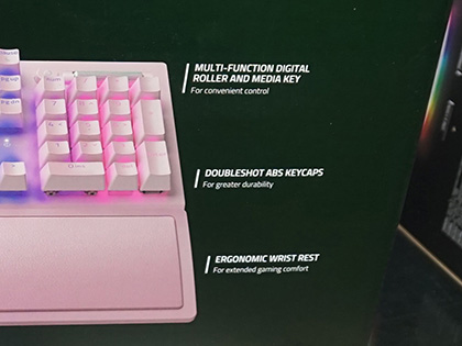 Razerの新型キーボード「BlackWidow V3」にキュートなQuartz Pink