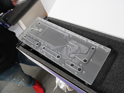 水冷パーツ O11 DYNAMIC XL専用 リザーバー Lian Li、「O11 Dynamic EVO XL」専用ポンプ一体型リザーバー