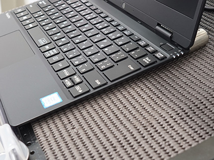 NECの12.5型モバイルノート「VersaPro UltraLite タイプVH」が