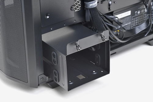 高性能・大型パーツもこれなら安心！14cm角ファンを3基も搭載する