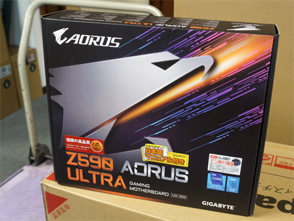 13個も背面USBポートを持つGIGABYTE製マザー「Z590 AORUS ULTRA」が