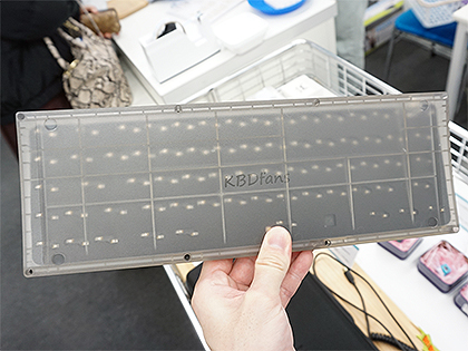 はんだ付け不要のキーボード自作キット「KBD67 Lite」が入荷、キー数は