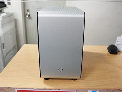 ユニボディ筐体のMini-ITXケース「G1 SE」が入荷、長さ325mmの拡張