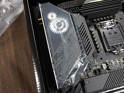 歯車が回る”ASRockの変態マザー「Z590 Taichi」が発売 - AKIBA