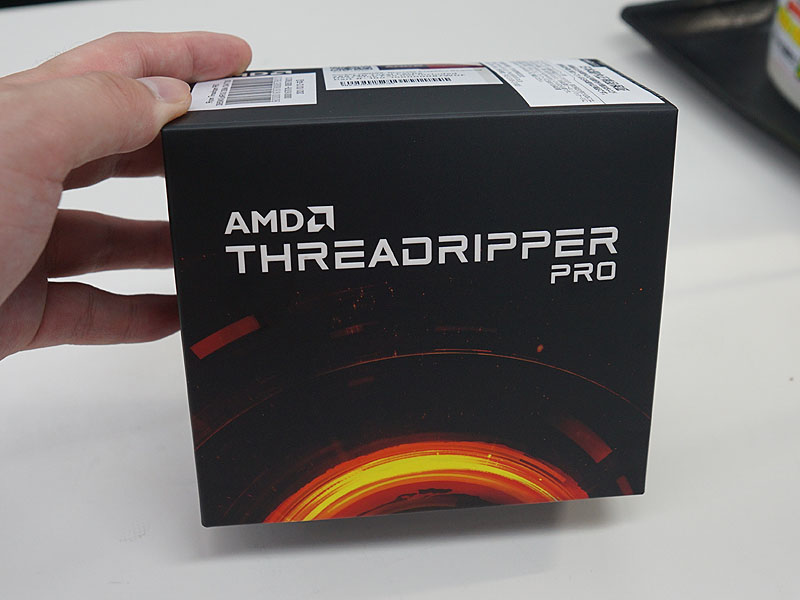 製品パッケージ