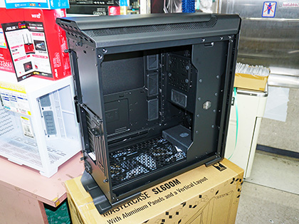 PCケース(自作PC用) mastercase sl600m 煙突効果」による放熱構造を採用した、ATX対応ミドルタワーPC
