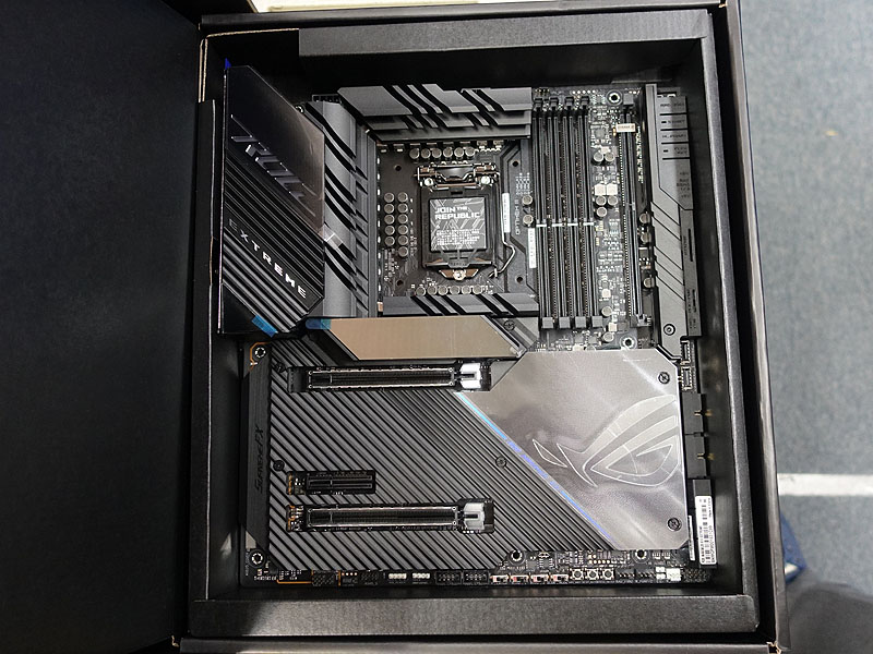 ASUS「ROG MAXIMUS XIII EXTREME」