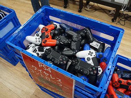 Nintendo SwitchやPS4向けコントローラーのジャンク品が大量入荷