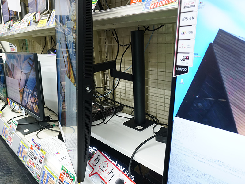 同シリーズの31.5インチモデル「32UN880-B」