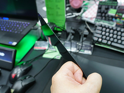 厚さ0.4ミリの超薄型マウスパッド「Razer Sphex V3」が入荷、サイズ