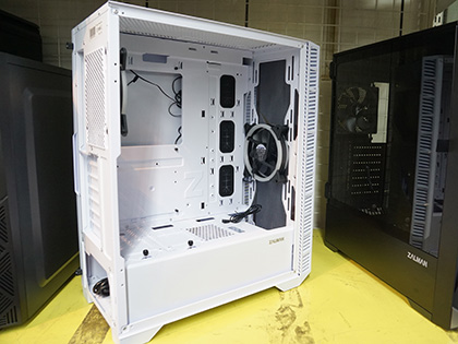 Zalman Z3 Iceberg White pcケース　おまけ付き Zalman Z3 Iceberg ATX Mid-Tower Gaming PC Case w/ 2 x ARGB