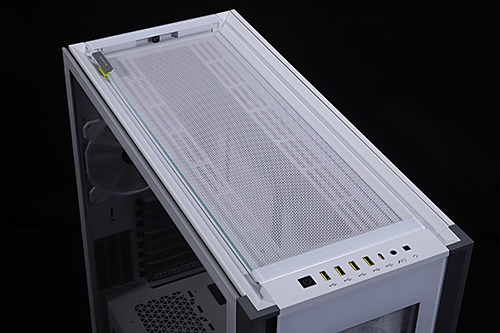 魅せても冷やしてもOK！420mm水冷対応CORSAIR製フルタワーケース「iCUE
