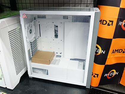 CORSAIRのフルタワー「7000 Tempered Glass」が登場、色やパネル違いで