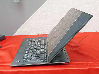 キーボードをスライドしてタブレットにもなる「VAIO SVD13A14N」が