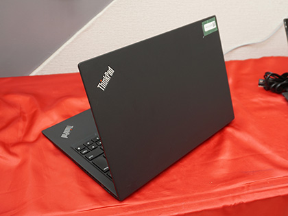 人気の「ThinkPad X1 Carbon 5th」が5万円切り！16GBメモリや256GB SSD