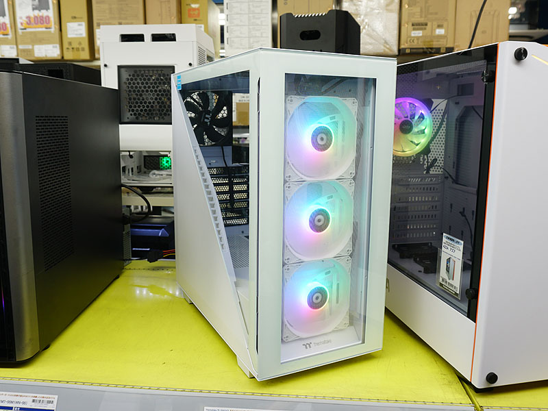 Divider 300 TG ARGB Snow Edition