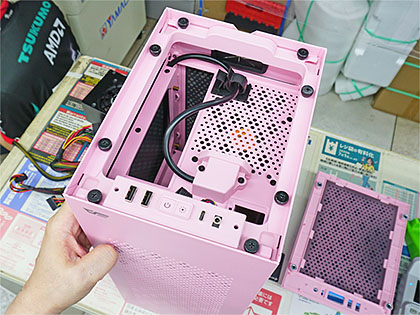 全面メッシュ仕様のMini-ITXケース「DLH21」が発売、縦に細長い