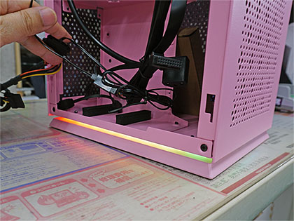 全面メッシュ仕様のMini-ITXケース「DLH21」が発売、縦に細長い