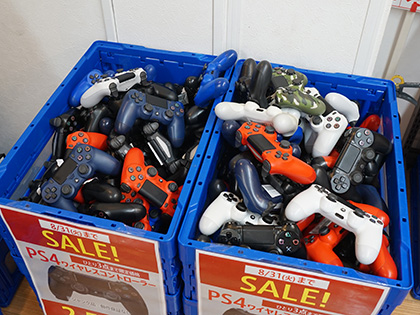 PS4コントローラーが2,530円！任天堂ゲーム機もあり！ワールド