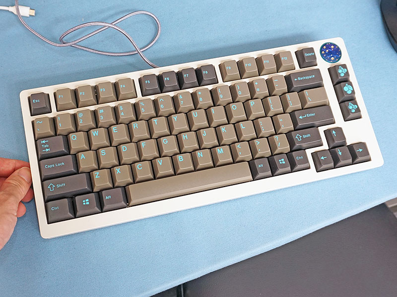 Thera75の組み立て済み展示サンプル