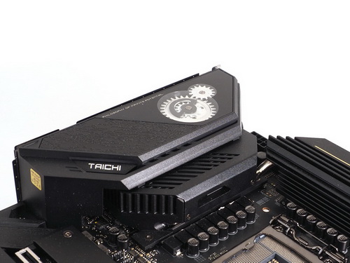 マザーボード上の“歯車”が回るっ!遊び心も実用度も満点のASRock ...