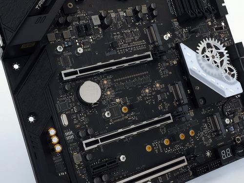 マザーボード上の“歯車”が回るっ！遊び心も実用度も満点のASRock