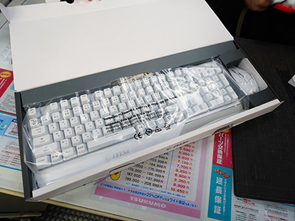 MSIのゲーム向けキーボード+マウスセット「VIGOR GK30 COMBO」に白色