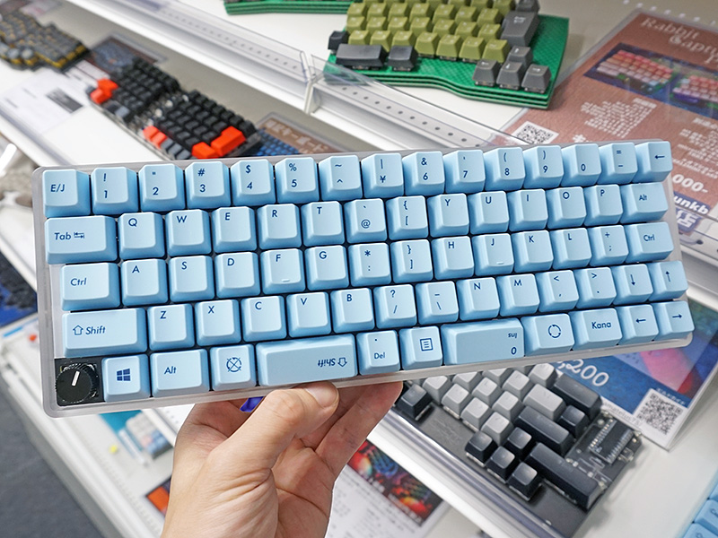 「Jones」の組み立て済み展示サンプル。展示機は「Wide」レイアウトを採用