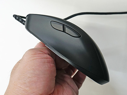 かぶせ持ち”向きの右利き用ゲーミングマウス「NAOS PRO」が発売