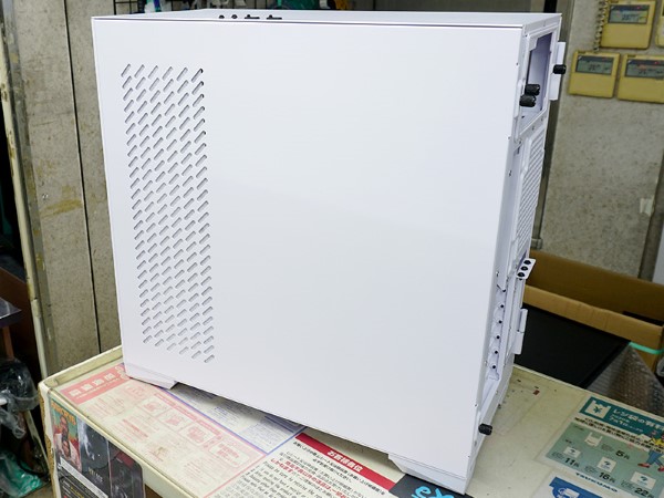 前面ガラスパネルのタワーケース「P120 Crystal」に白色モデル - AKIBA