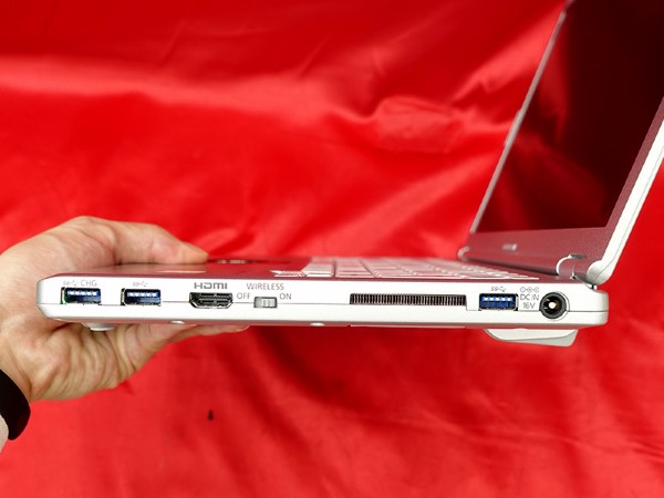 12.1型WUXGAのモバイルノート「Let's note SZ6」が49,800円！第7世代
